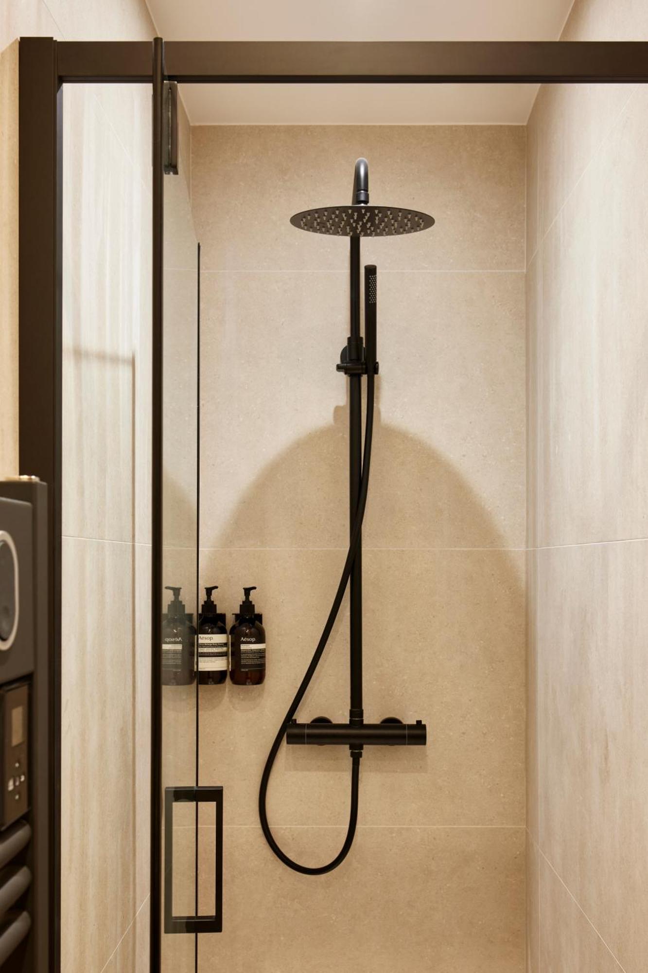 Ferienwohnung Stylish 2Br & 2Ba With Private Terrace Paris Exterior foto